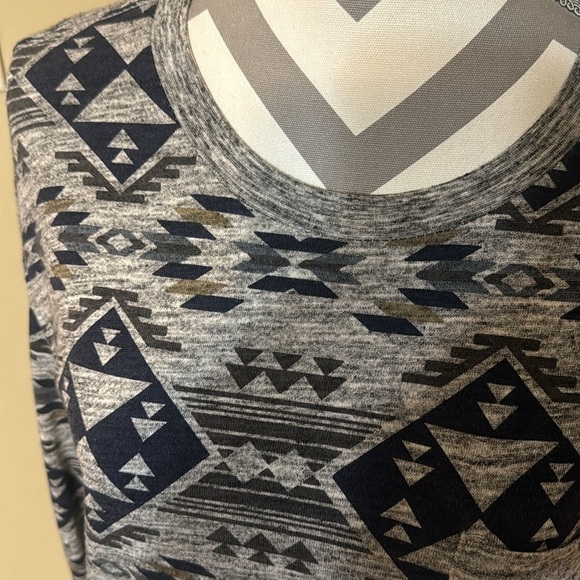 On The Byas Thermal Shirt Mens Medium Gray Aztec Print Crew Neck Long Sleeve - Picture 3 of 9